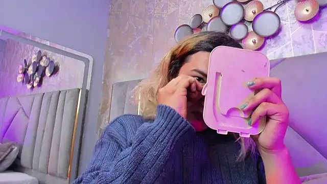 Snapshot of TomLondon_ chatting on 01-08-26, 01:46 TomLondon online show from 01-08-26, 01:46