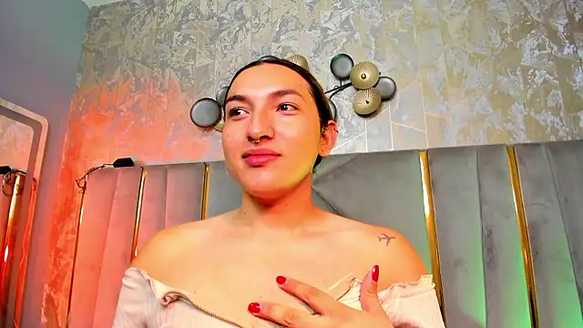 Snapshot of TomLondon_ chatting on 02-01-26, 11:53 TomLondon online show from 02-01-26, 11:53