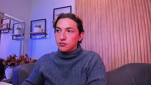 Snapshot of TomLondon_ chatting on 02-07-26, 10:52 TomLondon online show from 02-07-26, 10:52