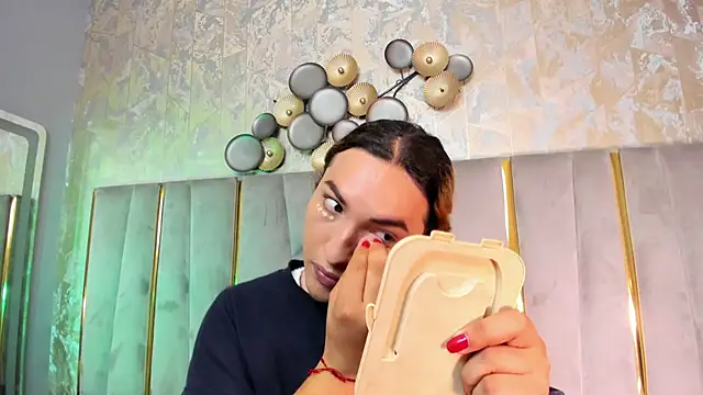 Snapshot of TomLondon_ chatting on 02-10-26, 03:05 TomLondon online show from 02-10-26, 03:05