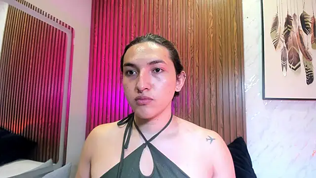 Snapshot of TomLondon_ chatting on 02-11-26, 03:06 TomLondon online show from 02-11-26, 03:06