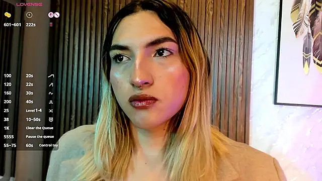 Snapshot of TomLondon_ chatting on 03-10-26, 12:21 TomLondon online show from 03-10-26, 12:21