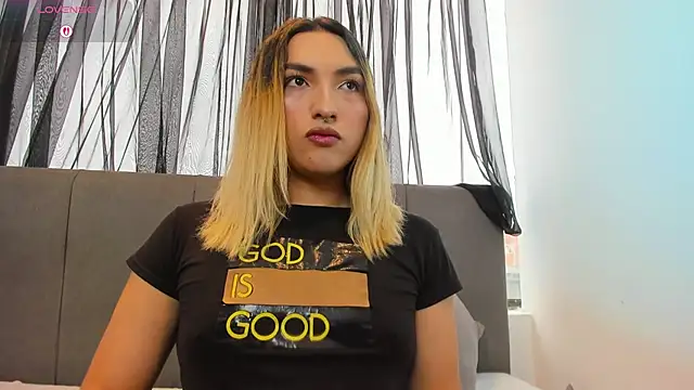 Snapshot of TomLondon_ chatting on 03-13-26, 12:45 TomLondon online show from 03-13-26, 12:45