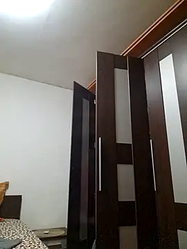 Evadesirex46 online show from 11-19-25, 09:42