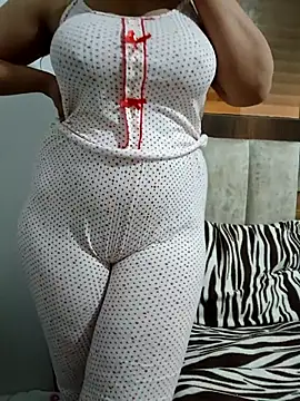 Snapshot of Saakoora chatting on 09-25-25, 04:00 Saakoora online show from 09-25-25, 04:00