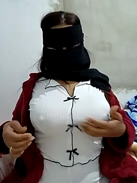 Snapshot of Saakoora chatting on 12-02-25, 08:37 Saakoora online show from 12-02-25, 08:37