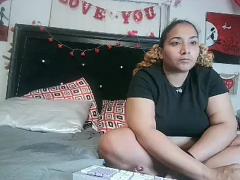 MrAndMrsCrook online show from 02-22-25, 05:44