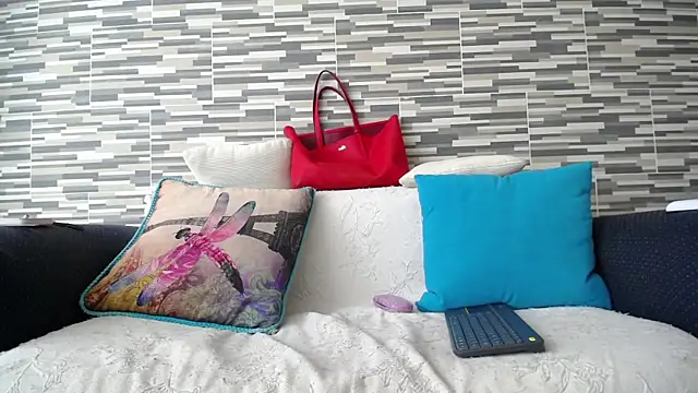 VioletaGomezCo online show from 10-18-25, 01:45