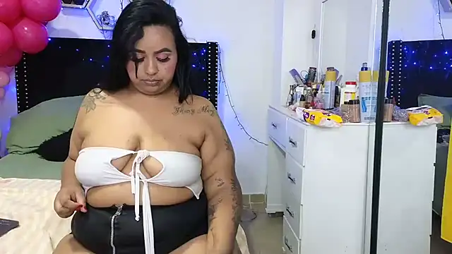 Snapshot of charlotte_077 chatting on 02-20-26, 06:26 charlotte 077 online show from 02-20-26, 06:26