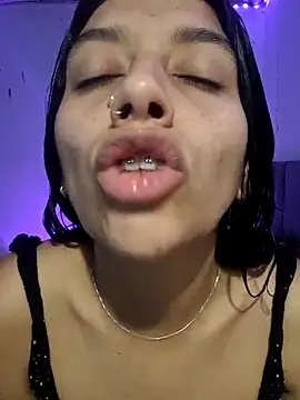 Snapshot of BrittanyDiaz chatting on 02-19-25, 06:32 BrittanyDiaz online show from 02-19-25, 06:32