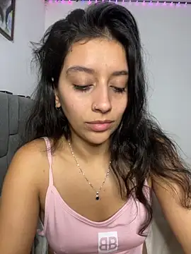 Snapshot of BrittanyDiaz chatting on 10-06-25, 10:29 BrittanyDiaz online show from 10-06-25, 10:29