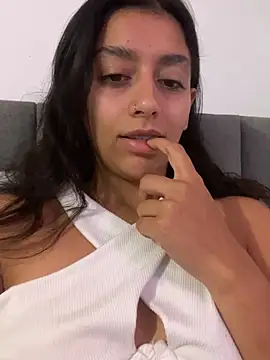 Snapshot of BrittanyDiaz chatting on 02-14-26, 12:18 BrittanyDiaz online show from 02-14-26, 12:18