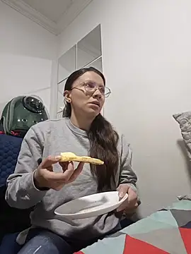 karlamorris  online show from 11-21-25, 12:37