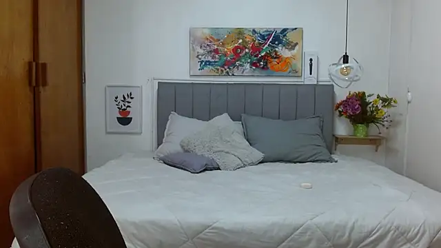 karlamorris  online show from 12-18-25, 01:39