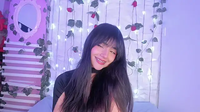 Snapshot of Sophy_SmileSweet chatting on 01-31-25, 03:00 Sophy SmileSweet online show from 01-31-25, 03:00