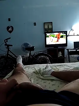 Snapshot of italovene chatting on 09-27-25, 12:48 italovene online show from 09-27-25, 12:48