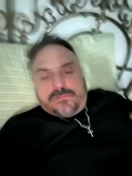 Snapshot of italovene chatting on 09-28-25, 10:48 italovene online show from 09-28-25, 10:48