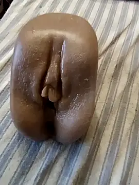 Snapshot of freakniknutty chatting on 12-28-24, 04:30 freakniknutty online show from 12-28-24, 04:30