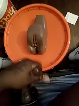 Snapshot of freakniknutty chatting on 12-28-24, 07:33 freakniknutty online show from 12-28-24, 07:33