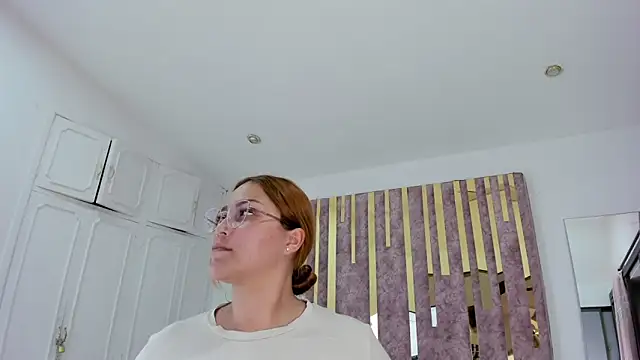 Snapshot of LeahxBarker chatting on 01-23-25, 11:05 LeahxBarker online show from 01-23-25, 11:05