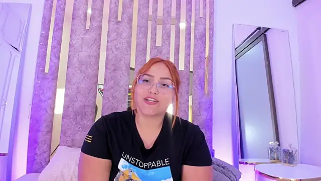 Snapshot of LeahxBarker chatting on 03-19-25, 04:57 LeahxBarker online show from 03-19-25, 04:57
