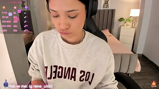 Snapshot of renee_shelby_ chatting on 12-15-24, 08:04 renee shelby online show from 12-15-24, 08:04