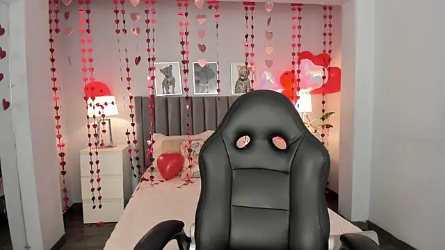 Snapshot of renee_shelby_ chatting on 02-13-25, 12:13 renee shelby online show from 02-13-25, 12:13