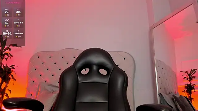 Snapshot of renee_shelby_ chatting on 03-08-25, 10:24 renee shelby online show from 03-08-25, 10:24