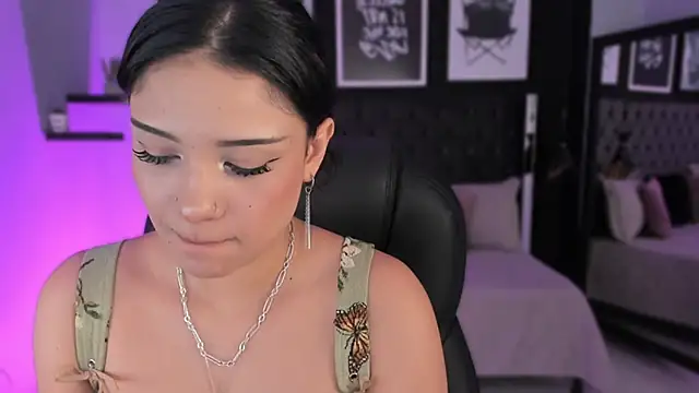 Snapshot of renee_shelby_ chatting on 02-19-26, 08:16 renee shelby online show from 02-19-26, 08:16