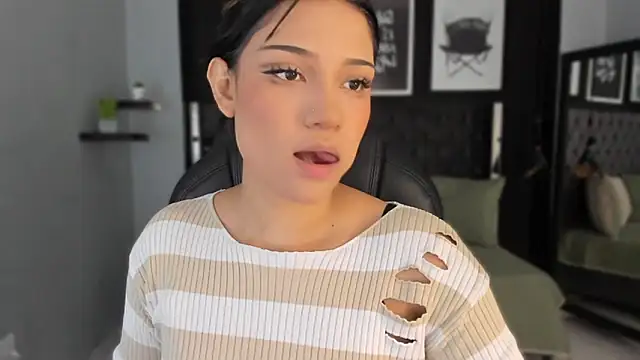 Snapshot of renee_shelby_ chatting on 02-25-26, 07:45 renee shelby online show from 02-25-26, 07:45