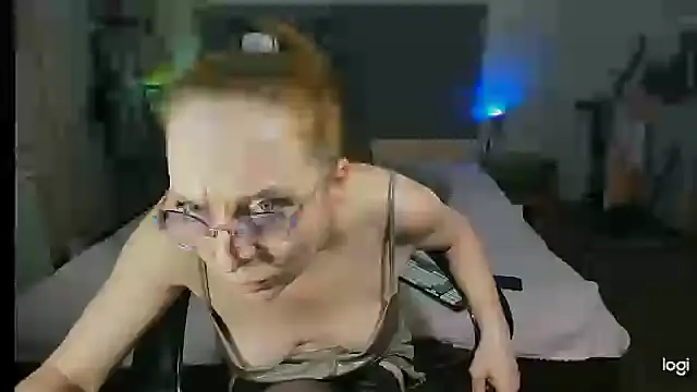 Snapshot of JessicaFamee chatting on 01-29-25, 11:35 JessicaFamee online show from 01-29-25, 11:35