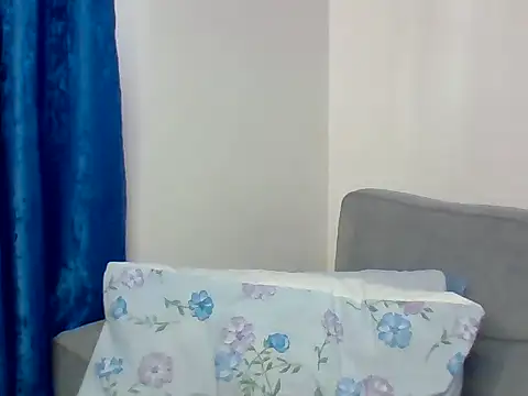 Snapshot of _crystal_princesss chatting on 09-17-25, 11:45 crystal princesss online show from 09-17-25, 11:45