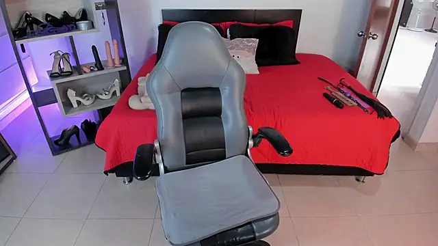 Veronica Jacobss online show from 11-29-25, 07:06