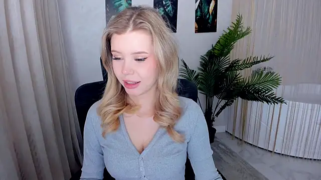 FollowLovee online show from 04-22-26, 08:43