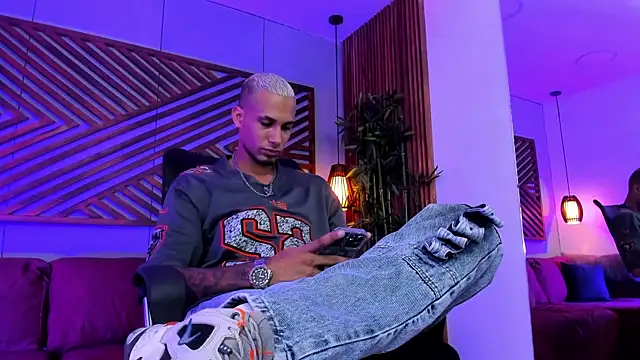 MagnusFrost online show from 01-25-25, 07:28