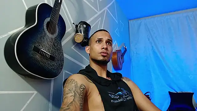 MagnusFrost online show from 02-06-25, 01:38