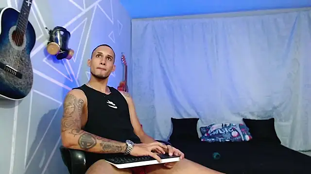 MagnusFrost online show from 02-07-25, 01:25