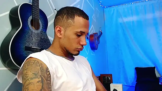 MagnusFrost online show from 02-19-25, 07:59