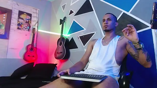 MagnusFrost online show from 10-20-25, 04:46