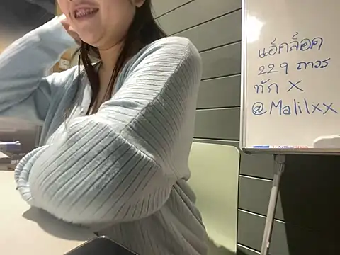 Snapshot of iamMalixxx chatting on 12-29-24, 06:03 iamMalixxx online show from 12-29-24, 06:03