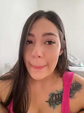 Latina vanessa online show from 10-04-25, 02:04