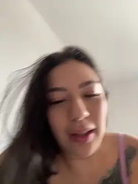 Latina vanessa online show from 11-27-25, 01:02