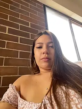 Latina vanessa online show from 06-19-26, 07:17