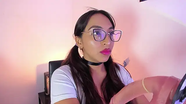 Snapshot of Leticia_brownn1 chatting on 09-23-25, 06:11 Leticia brownn1 online show from 09-23-25, 06:11