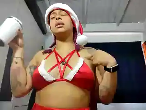 Snapshot of Cata_Blue__ chatting on 12-31-24, 06:24 Cata Blue online show from 12-31-24, 06:24