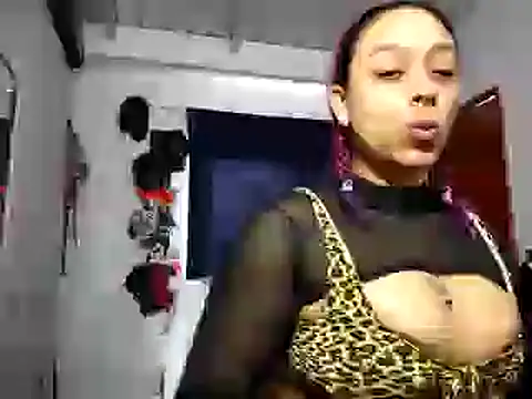 Snapshot of Cata_Blue__ chatting on 01-07-25, 02:41 Cata Blue online show from 01-07-25, 02:41