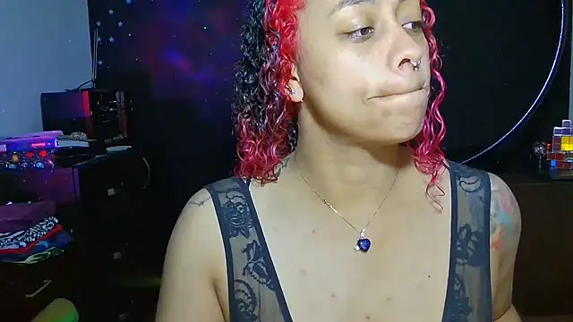 Snapshot of Cata_Blue__ chatting on 01-06-26, 01:37 Cata Blue online show from 01-06-26, 01:37