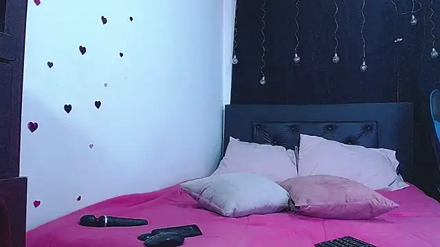 Georgina Copper online show from 02-21-26, 08:43