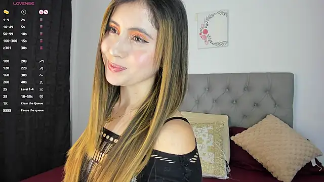 Nicol Swift  online show from 11-14-25, 12:31