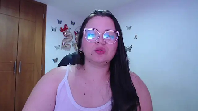 Snapshot of Sarahros1 chatting on 01-09-25, 01:18 Sarahros1 online show from 01-09-25, 01:18